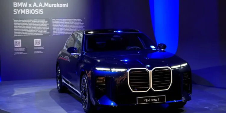 Yeni BMW 7 Serisi, A.A.Murakami’nin 'Symbiosis' Enstalasyonuyla Contemporary Istanbul’da sanatseverlerle buluşuyor 2 Yeni BMW 7 Serisi, A.A.Murakami’nin ‘Symbiosis’ Enstalasyonuyla Contemporary Istanbul’da sanatseverlerle buluşuyor