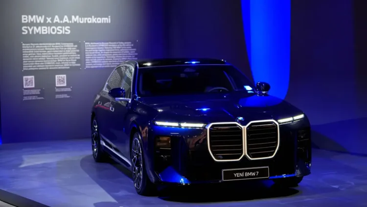 Yeni BMW 7 Serisi, A.A.Murakami’nin 'Symbiosis' Enstalasyonuyla Contemporary Istanbul’da sanatseverlerle buluşuyor 1 Yeni BMW 7 Serisi, A.A.Murakami’nin ‘Symbiosis’ Enstalasyonuyla Contemporary Istanbul’da sanatseverlerle buluşuyor