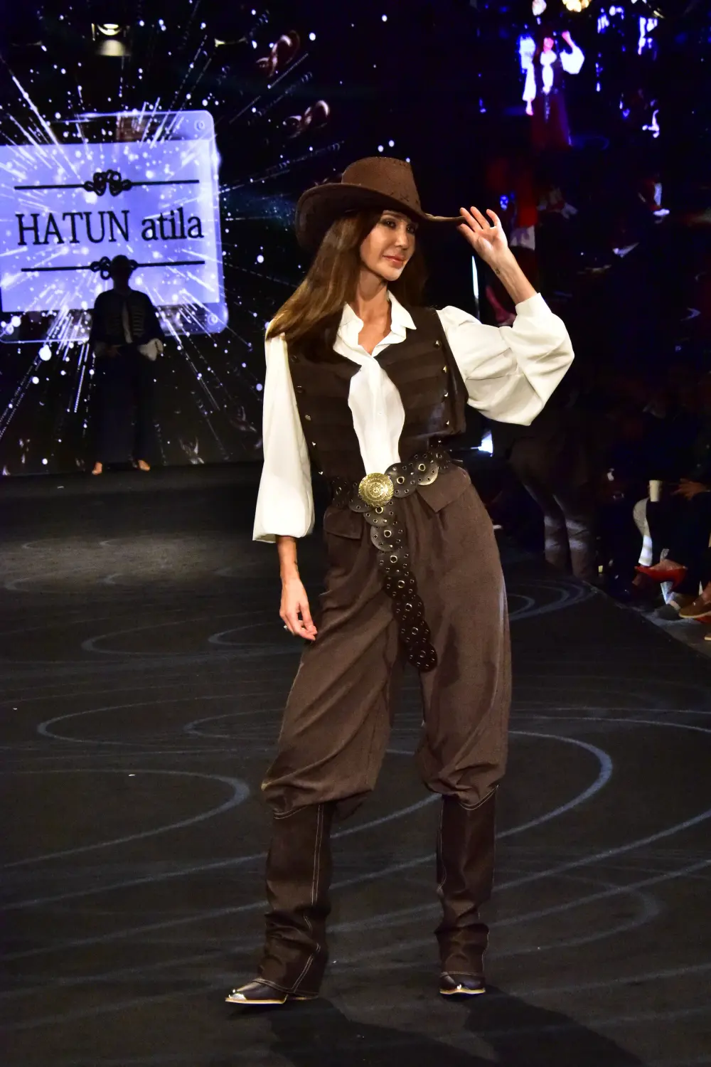 Merter'de moda şöleni başladı 6 demet sener Merter'de moda şöleni başladı