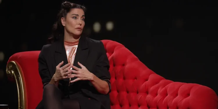 Deniz Akkaya, anne ve babasına duyduğu öfkeyi anlattı