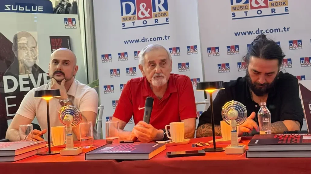 Devrim Erbil, Bodrum Marina’da sanatseverlerle buluştu 1 devrim Devrim Erbil, Bodrum Marina’da sanatseverlerle buluştu