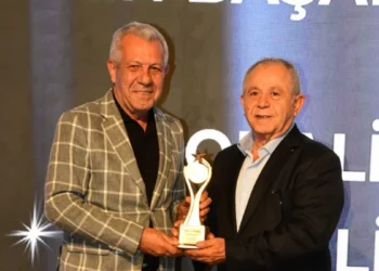 Quality of Magazine’e ‘Yılın En İyi Cemiyet Dergisi’ ödülü