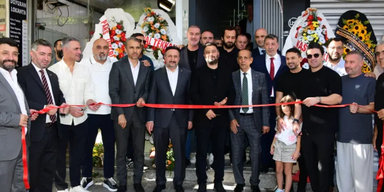 Hürriyet Gücü Spor Kulübü 40. yılını kutladı 3 Hürriyet Gücü Spor Kulübü 40. yılını kutladı