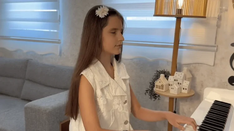 İpek Nisa Göker’den yeni tekli: Kristal 1 İpek Nisa Göker’den yeni tekli: Kristal