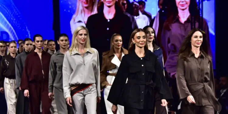Merter'de moda şöleni başladı 3 Merter’de moda şöleni başladı