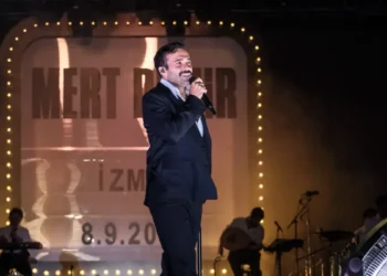 Mert Demir’den İzmir Fuarı’nda unutulmaz konser