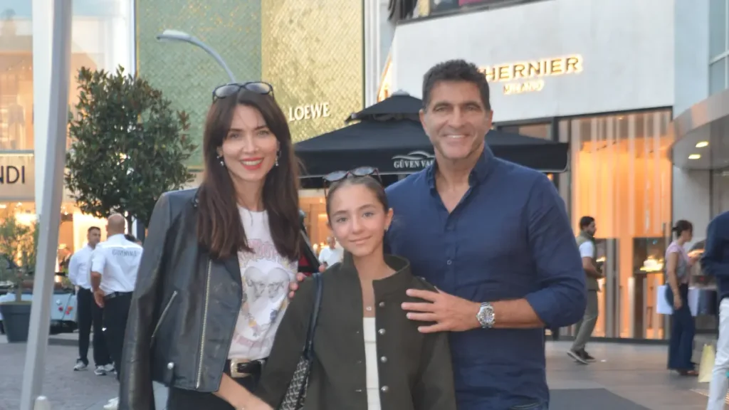 Nefise Karatay'dan mutlu aile tablosu 1 nefise aile Nefise Karatay'dan mutlu aile tablosu