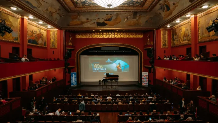 Oda Müziği Festivali müzikseverleri dünya çapındaki sanatçılarla buluşturdu 1 Oda Müziği Festivali müzikseverleri dünya çapındaki sanatçılarla buluşturdu