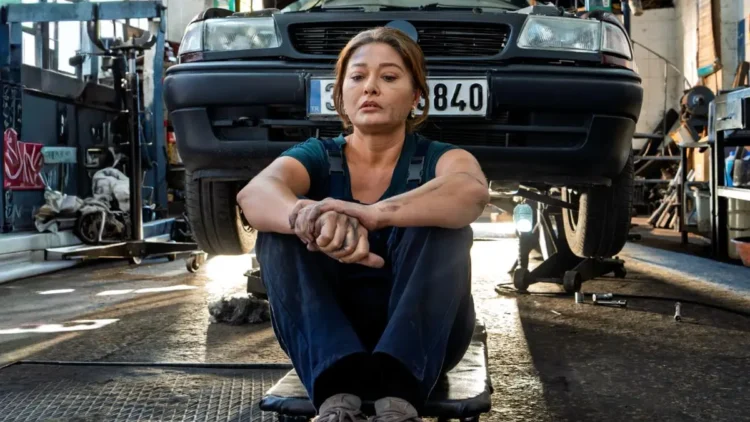 Nurgül Yeşilçay, 1 yıldır üzerine çalıştığı Ömür Usta karakterini anlattı 1 Nurgül Yeşilçay, 1 yıldır üzerine çalıştığı Ömür Usta karakterini anlattı