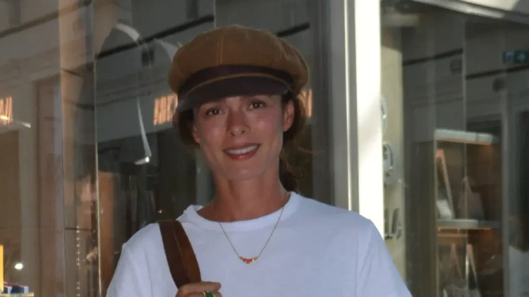 Özge Özpirinçci doğal ve neşeli halleriyle dikkat çekti