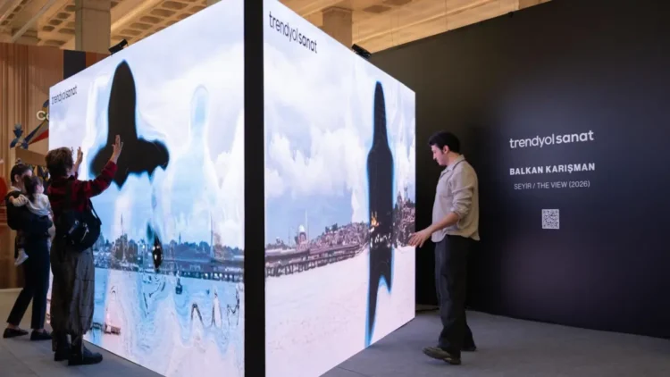 Balkan Karışman'ın 'Seyir'i ilk kez Contemporary Istanbul'da 1 Balkan Karışman’ın ‘Seyir’i ilk kez Contemporary Istanbul’da
