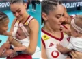 Yarı finale yükselen Filenin Sultanları galibiyeti minik hayranıyla kutladı 15 Yarı finale yükselen Filenin Sultanları galibiyeti minik hayranıyla kutladı