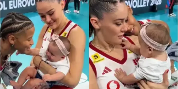Yarı finale yükselen Filenin Sultanları galibiyeti minik hayranıyla kutladı 3 Yarı finale yükselen Filenin Sultanları galibiyeti minik hayranıyla kutladı