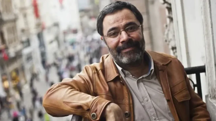Ahmet Ümit’in yeni romanı "Roma’nın Beş Günü" ile Gece Yarısı Kütüphanesi’nde! 2 Ahmet Ümit’in yeni romanı “Roma’nın Beş Günü” ile Gece Yarısı Kütüphanesi’nde!