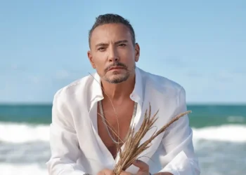 Cenk Eren’den 30. yıla özel büyük konser!
