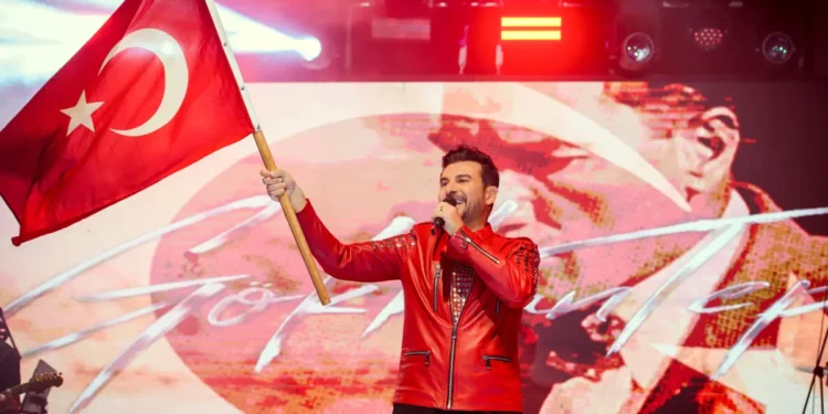 Gökhan Tepe’den Cumhuriyet coşkusu
