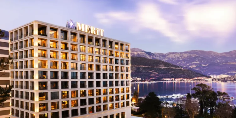 Merit Starlit Hotel & Residences’e 'Leading Hotel of Montenegro' Ödülüne ikinci kez layık görüldü 3 Merit Starlit Hotel & Residences’e ‘Leading Hotel of Montenegro’ Ödülüne ikinci kez layık görüldü