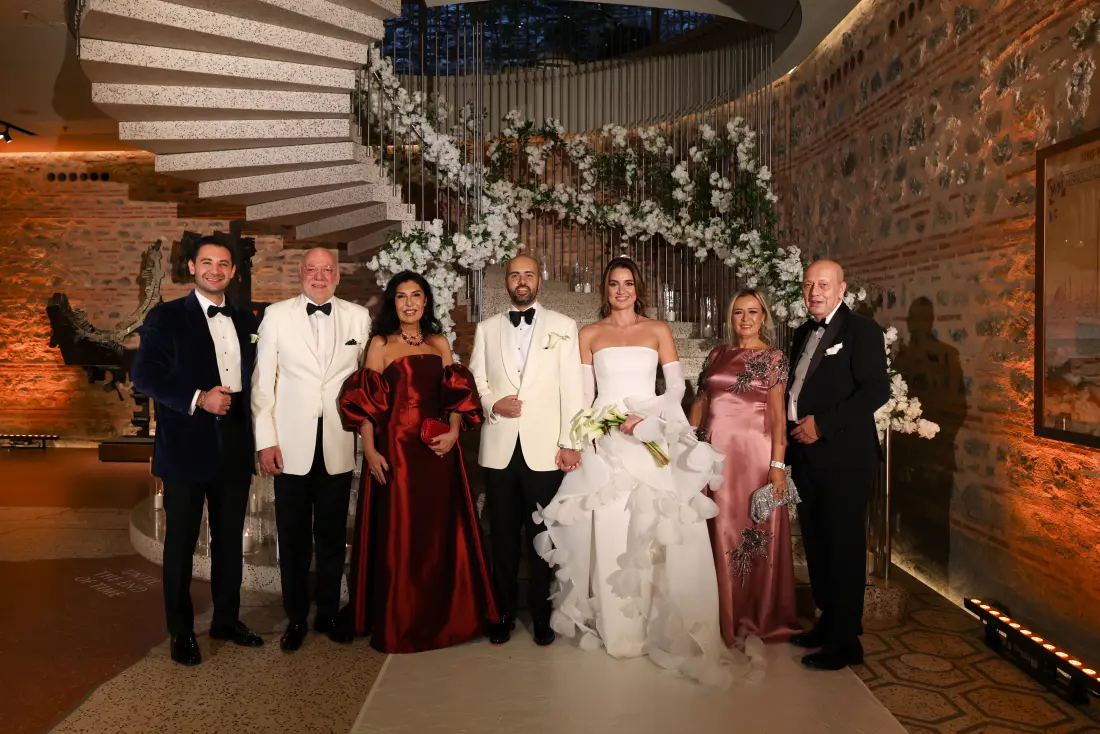 metenaz Naz Günday ile Mete Şeker, Divan Kuruçeşme’de görkemli bir düğünle evlendi