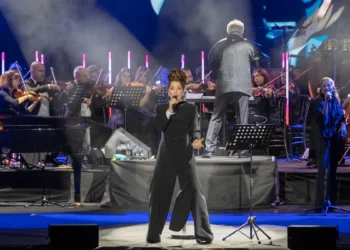 SenfoNil’in ilk konserinde İzmir Açıkhava’da izdiham yaşandı