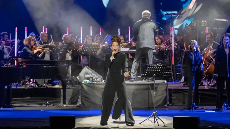 SenfoNil’in ilk konserinde İzmir Açıkhava’da izdiham yaşandı