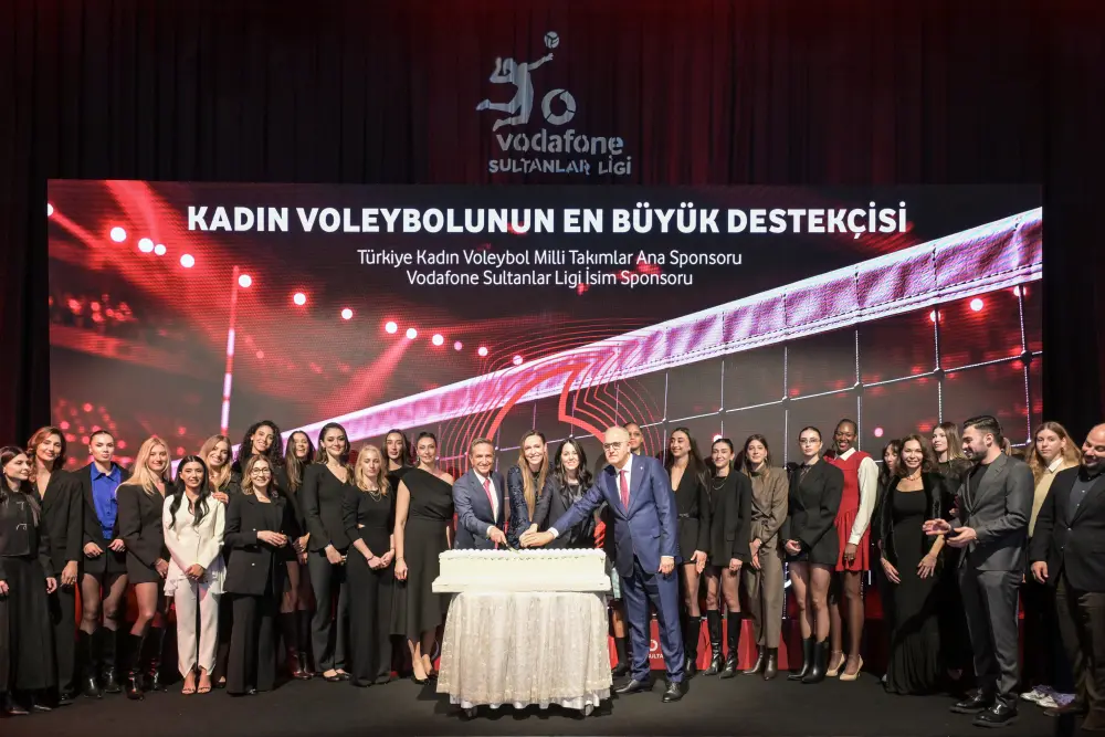 Vodafone, 3 yıl daha Türk kadın voleybolunun en büyük destekçisi 3 sponsorluk Vodafone, 3 yıl daha Türk kadın voleybolunun en büyük destekçisi