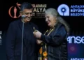 Suzan Kardeş’e 63. Antalya Altın Portakal Film Festivali’nde Sinema Emek Ödülü 19 Suzan Kardeş’e 63. Antalya Altın Portakal Film Festivali’nde Sinema Emek Ödülü