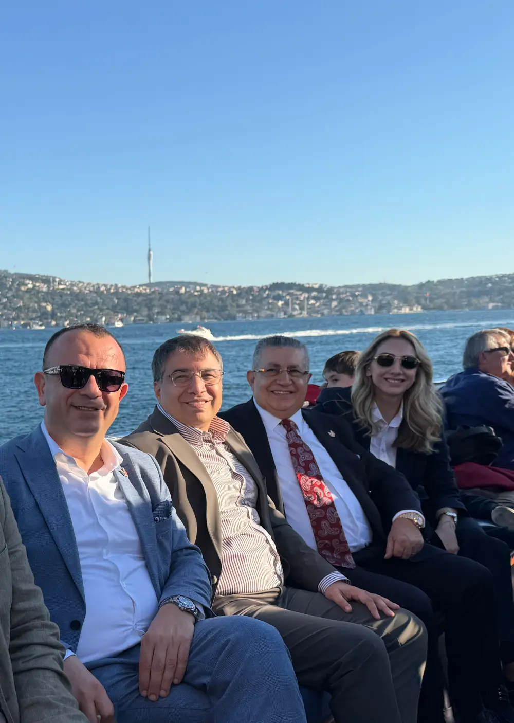 TABA-AmCham üyeleri panel sonrası boğaz turu yaptı 2 taba1 TABA-AmCham üyeleri panel sonrası boğaz turu yaptı