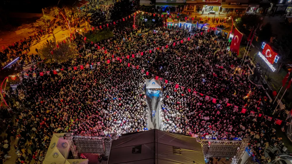tepe Gökhan Tepe'den Cumhuriyet coşkusu