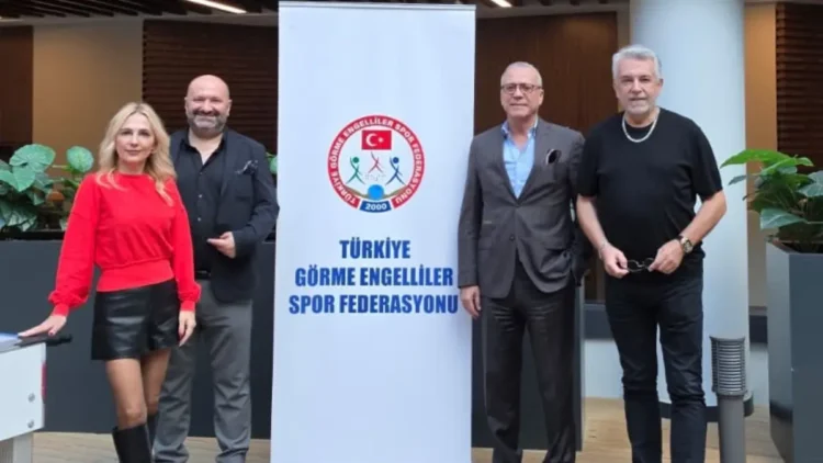 Ünlüler görme engelliler ile futbol maçına çıkıyor 1 Ünlüler görme engelliler ile futbol maçına çıkıyor