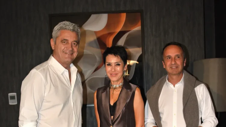 Sonbahara seçkin bir 'merhaba' 1 Sonbahara seçkin bir ‘merhaba’
