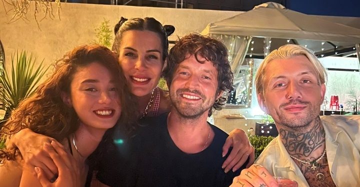 Mükemmel Eşleşme ekibi akşam yemeğinde buluştu