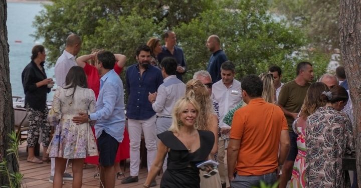 Amanruya Bodrum’un sahilinde restoran açılışına büyük ilgi