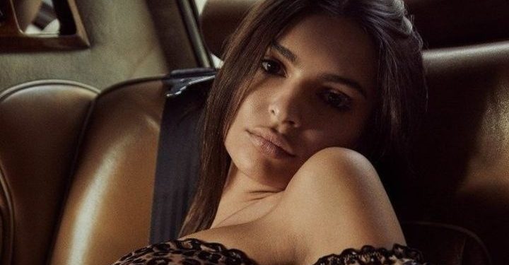 Emily Ratajkowski’den kalça şov