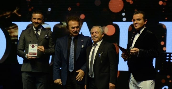 Quality of magazine’den İstanbul gece hayatının gözde eğlence mekanı Cahide Palazzo’ya teşekkür plaketi