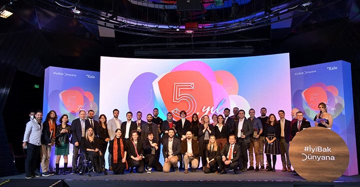 Kale Grubu Ödül Töreni sanat ve iş dünyası katılımıyla gerçekleşti