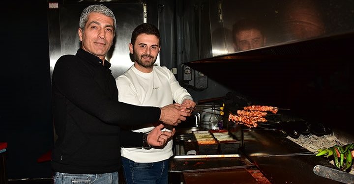 Bülent Kaya’dan ocakbaşı şov