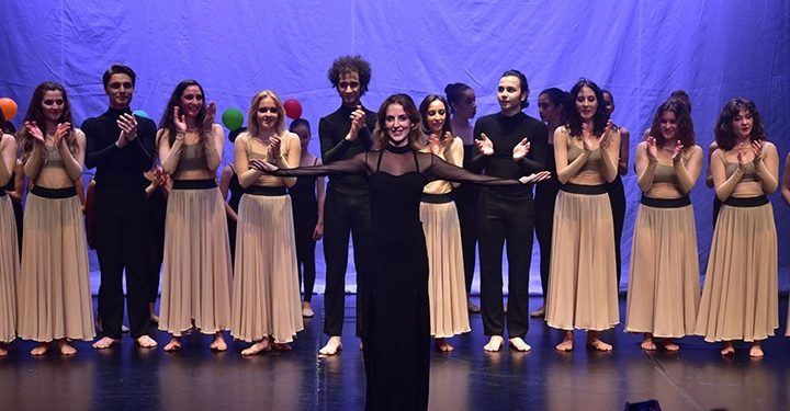 Bizim Hikayemiz sanatın görsel halini sahneye taşıyor