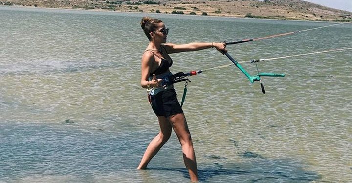 Bilge Kuru sezonun yorgunluğunu Gökçeada’da atıyor