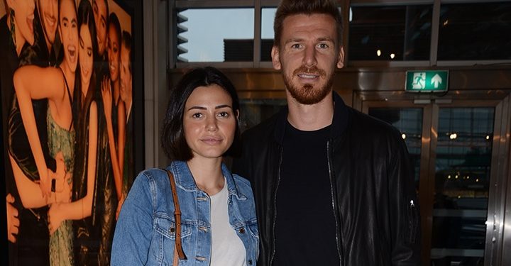 Serdar Aziz ve Tuğçe Aziz izin gününün tadını çıkarttı