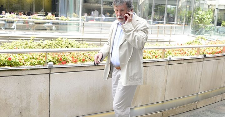 Faruk Eczacıbaşı’nın telefonu susmuyor