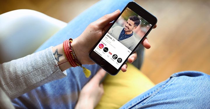 Erkekler online flörtte emojileri kadınlardan daha çok kullanıyor