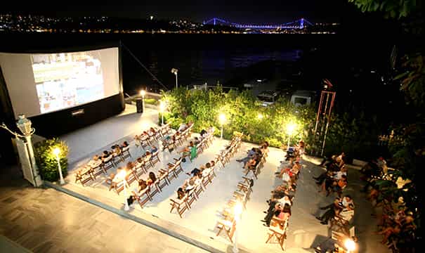 Sait Halim Paşa Yalısı’nda açıkhava sinema keyfi devam ediyor