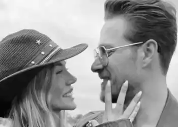 Aslı Turanlı ile Burak Çelik aşkını samimi fotoğraflar mı bitirdi?