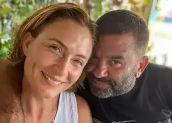 Boşanma iddialarıyla gündeme gelen Bülent Şakrak ve Ceyda Düvenci’den romantik paylaşım