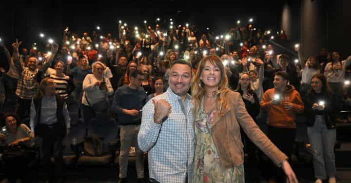 Hava Muhalefeti filmine İzmir’de coşkulu gala
