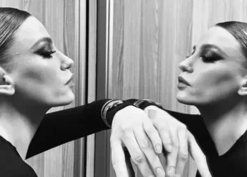 Serenay Sarıkaya siyah beyaz paylaşımlarıyla beğeni topladı