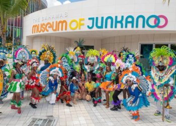 Mehmet Kutman, Nassau Kruvaziyer Limanı’nı Hollywood ünlüleri ile açtı