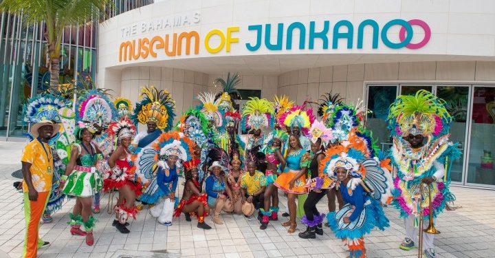 Mehmet Kutman, Nassau Kruvaziyer Limanı’nı Hollywood ünlüleri ile açtı