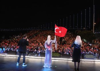 Paraf Kuruçeşme Açıkhava Sahnesi’nde Ajda Pekkan’la 19 Mayıs coşkusu