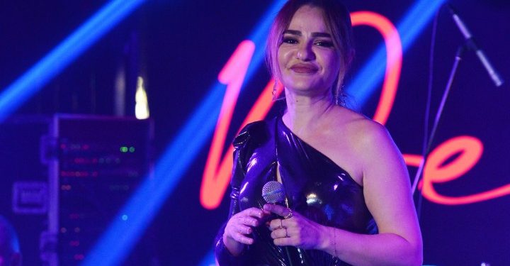 Derya Bedavacı, Ataşehir Watergarden’daki Muamma Plus’da sahne aldı